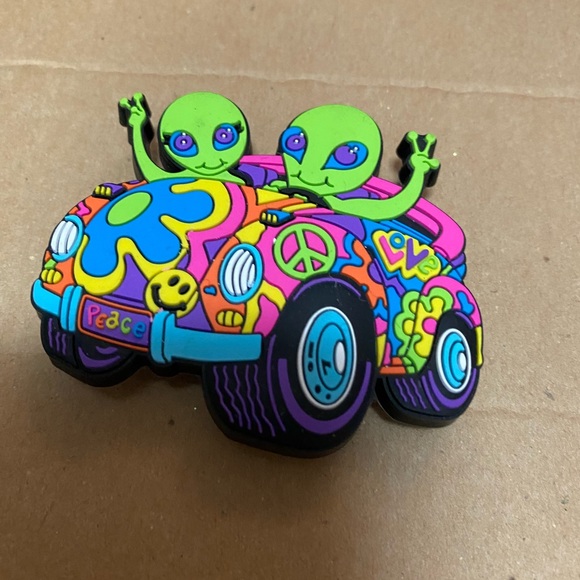 Lisa Frank Official Crocs Jibbitz ALIENS - Picture 2 of 3